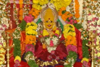 full of devotees at manthani mahalaxmi temple