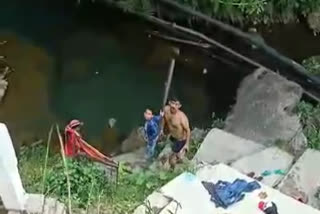 holly bath in Rukmani Kund