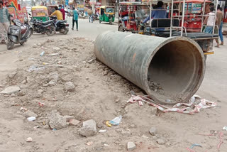 People face problem of traffic jam at mubarakpur road of kirari