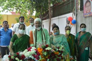 Former MP Mahabal Mishra celebrated his birthday in Vaishali at delhi