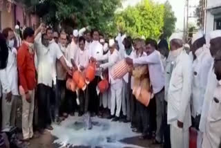 Milk producers' protest intensifies in Maharashtra, demand Rs 30 per litre