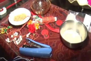 bhubaneswar latest news, rakshabandhan, rakhi preparation by autistic students, ଭୁବନେଶ୍ବର ଲାଟେଷ୍ଟ ନ୍ୟୁଜ୍‌, ରାକ୍ଷୀ ପୂର୍ଣ୍ଣିମା, ଅଟିଷ୍ଟିକ ଛାତ୍ରଙ୍କର ରାକ୍ଷୀ ପ୍ରସ୍ତୁତି, ରାଜଧାନୀରେ ନିଆରା ରାକ୍ଷୀ ପ୍ରସ୍ତୁତି