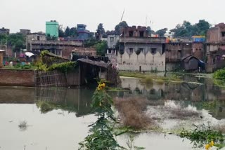 Ganga river water enter lower areas of urban area sahibganj, news of Ganga river sahibganj, Ganga river water enter Sahibganj, Increased water level of river Ganga in Sahibganj, साहिबगंज के शहरी क्षेत्र के निचली इलाकों में घुसा गंगा नदी का पानी, साहिबगंज में घुसा गंगा नदी का पानी, साहिबगंज में गंगा नदी का बढ़ा जलस्तर