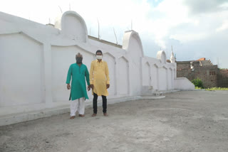 people performed prayers at their home