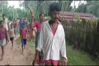 local people caught the culprit being accused of murder attempt in numaligarh