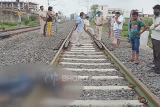 Dead body of young man found on railway track in Darbhanga