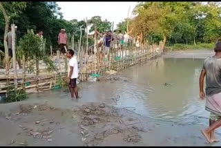 কুলশী নদীৰ ভগ্ন মাথাউৰি নিৰ্মাণ কৰিলে স্থানীয় ৰাইজে