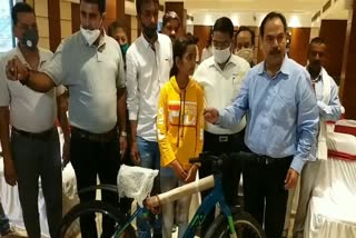 Roshni gets a bicycle in gift