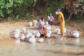 keonjhar latest news, tribal villages in keonjhar, fundamental rights in keonjhar, rugudi sahi, drinking water problem in keonjhar, କେନ୍ଦୁଝର ଲାଟେଷ୍ଟ ନ୍ୟୁଜ୍‌, କେନ୍ଦୁଝରରେ ଆଦିବାସୀ ଅଧ୍ୟୁଷିତ ଗାଁ, କେନ୍ଦୁଝରରେ ଅପହଞ୍ଚ ମୌଳିକ ସୁବିଧା, ରୁଗୁଡି ସାହି, କେନ୍ଦୁଝରରେ ପାନୀୟ ଜଳ ସମସ୍ୟା