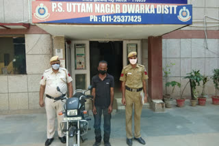 uttam nagar police arrested autolifter whoinvolved in 19 crime cases