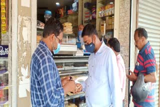 ranchi District administration conducting tests on adulterated sweets, Raksha Bandhan in Ranchi, news of ranchi District administration, रांची जिला प्रशासन ने मिलावटी मिठाइयों को लेकर किया जांच, रांची में रक्षा बंधन, रांची जिला प्रशासन की खबरें