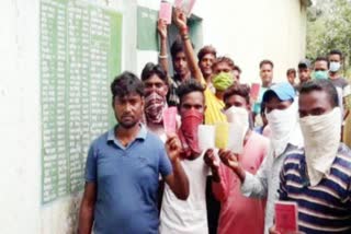 Protest over poor pulses distribution in PDS shop in dhanbad