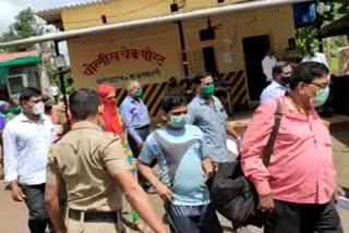 people are going village for Ganeshotsav; huge crowd at the check post for health check up