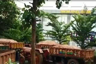 Illegal movement of sand in Panyam- Seven tractors seized