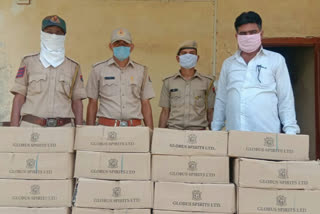 अवैध देशी शराब के कार्टून बरामद, illegal country liquor recovered