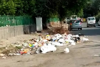 tagore garden people facing problems due to garbage and debris