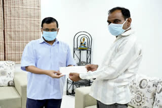 CM Kejriwal gave Relief fund of 1 crore to  father of Corona Warrior Dr. Joginder Singh