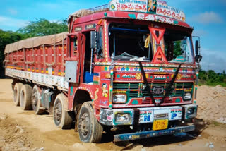 Four accused arrested in lorry case