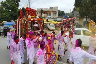 devotees-went-to-sambalpur-shiva-temple-with-chariot-in-kondagaon