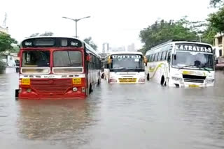 Rains lash Mumbai, warning of heavy rains