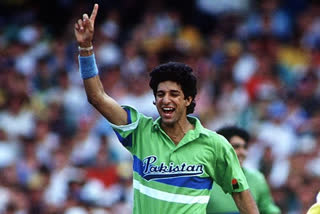 wasim akram hitted roshan mahanamas private part twice in a row