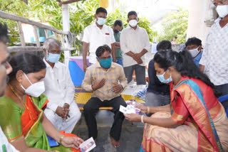 guntunr district tadikonda mla sridevi helps to dead kiran kumar family in prakasam district