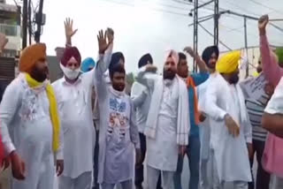 'Poisonous alcohol tragedy': AAP protest front of Tripat Bajwa's residence