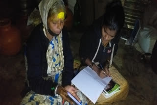 Devadasi woman sells earring