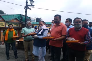 Suresh Bhardwaj distributed sweets in shimla on Ram Mandir Bhoomi Pujan