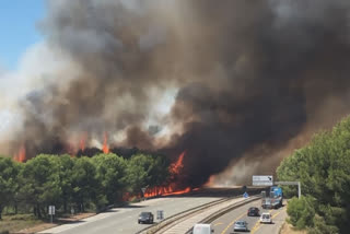 22 hurt, 2,700 evacuated from fires near Marseille