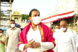 minister alla nani at tirumala