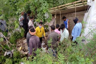 Truck overturned in kawardha