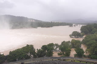 heavy-rain-in-karwar