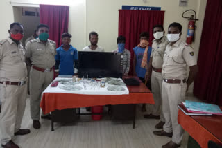 4 thief arrested