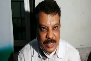 congress leader Umang Singhar leave for Delhi from Jharkhand, news of Congress leader Umang Singhar, congress leader umang singhar violating lockdown rules in ranchi, कांग्रेस नेता उमंग सिंघार दिल्ली से झारखंड के लिए रवाना, कांग्रेस नेता उमंग सिंघार की खबरें, रांची में लॉकडाउन के नियमों का उमंग सिंघार ने किया उल्लंघन