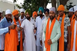 In Bhadaur, a large number of youths left various parties and joined the Akali Dal