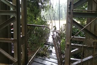 uspension bridge  completely destroyed  Connolly Float  കനോലി ഫ്ലോട്ട്  തൂക്കുപാലം  തൂക്കുപാലം പൂർണ്ണമായി തകർന്നു  മലവെള്ളപാച്ചില്‍  മലപ്പുറം