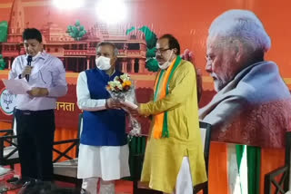 Former Uttarakhand min Ramkumar Walia joins BJP