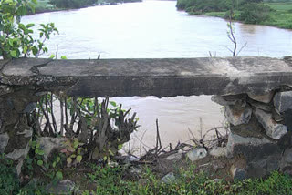 heavy rain in haveri district..Varada River Overflowing