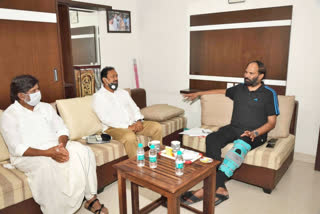 Congress leaders consulted the pcc chief uttam kumar reddy