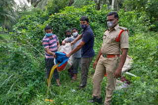 cheap liquor caught at kotavari peta in east godavari district