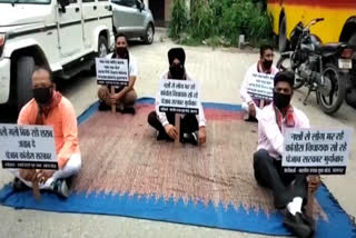 BJP protests outside MLA Henry's house