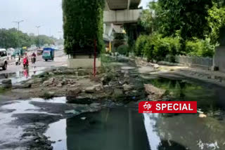 Flooding of sewer water on main road in Moti Bagh delhi