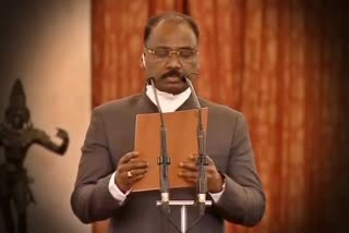 former-j-and-k-lg-gc-murmu-takes-oath-as-cag