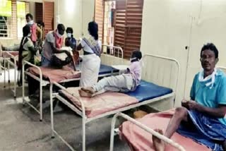 7 people sick due to food poisoning in latehar, Seven people of same family sick due to food poisoning, News of Latehar Balumath Hospital, लातेहार में फूड प्वाइजनिंग से सात लोग बीमार, लातेहार में फूड प्वाइजनिंग से एक ही परिवार के सात लोग बीमार, लातेहार बालूमाथ अस्पताल की खबरें