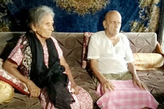 Parents of Late Deepak Sathe