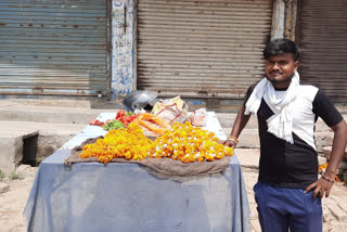 up week end lockdown and corona effect on flower seller in muradnagar ghaziabad