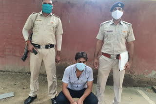 Sonipat Police arrested Chain Snatcher with illegal weapon