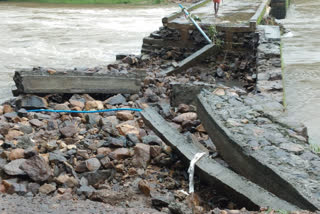 ഇടുക്കി  കനത്ത മഴ  Bridge collapses