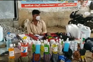 studednts selling masks and sanitizers in corona time